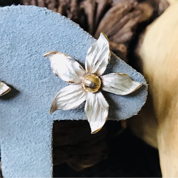 VTG Vintage Judy Lee SIGNED Costume Gold & Silver Tone Floral Clip On Earrings - Picture 6 of 13